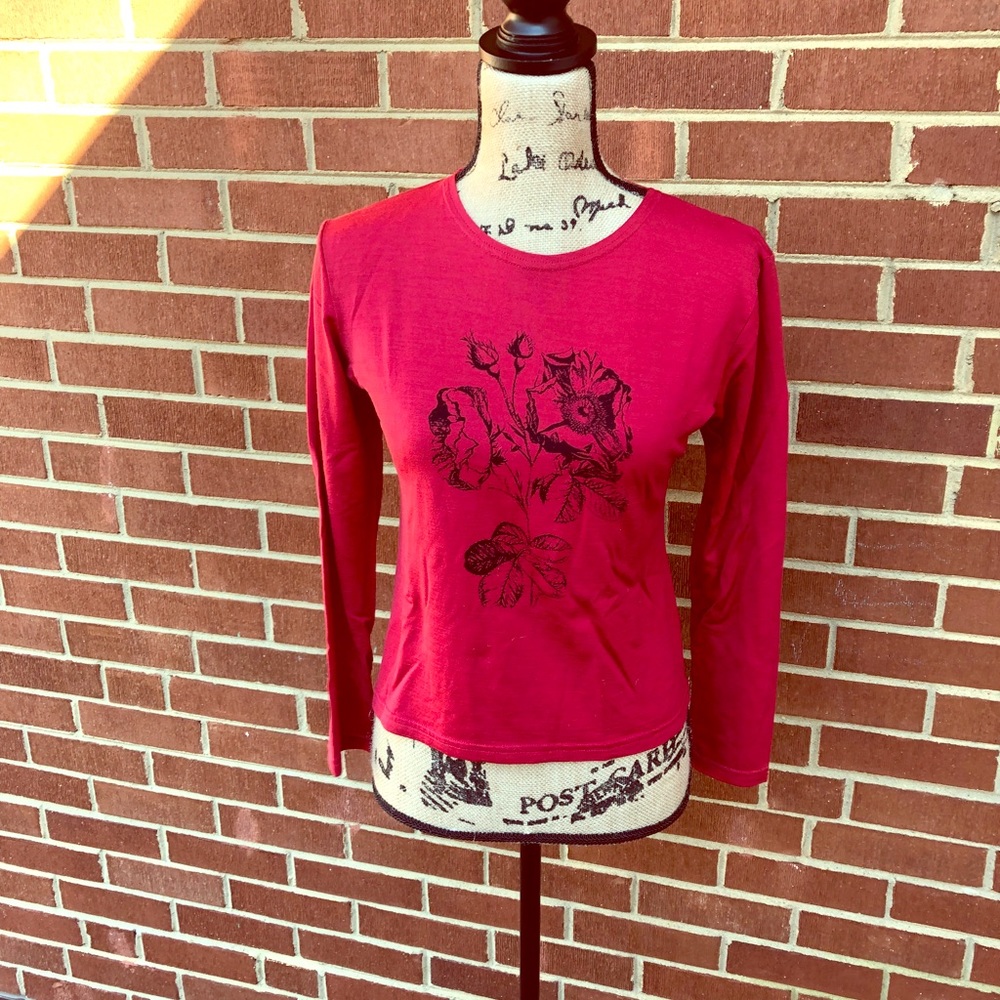 ⚜️ Bright Young Woman’s Shirt with Floral Design